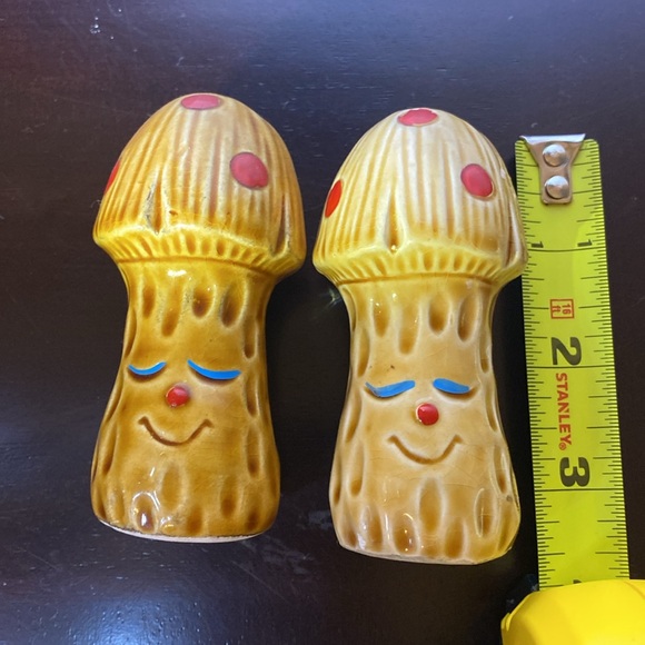 Vintage 70’s Mushroom Salt & Pepper Shaker Set- MCM - Picture 7 of 7